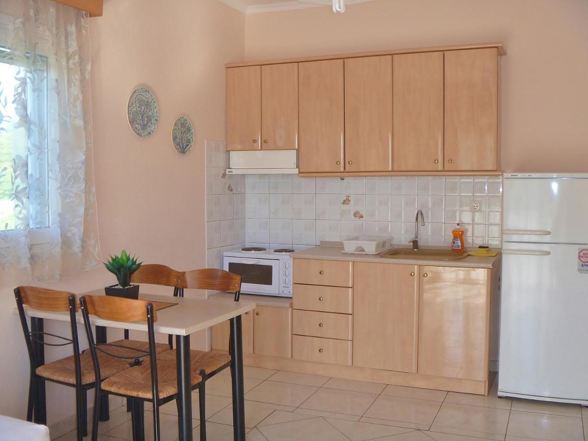 Dionysos Apartment อัสโปรวาลตา ห้อง รูปภาพ