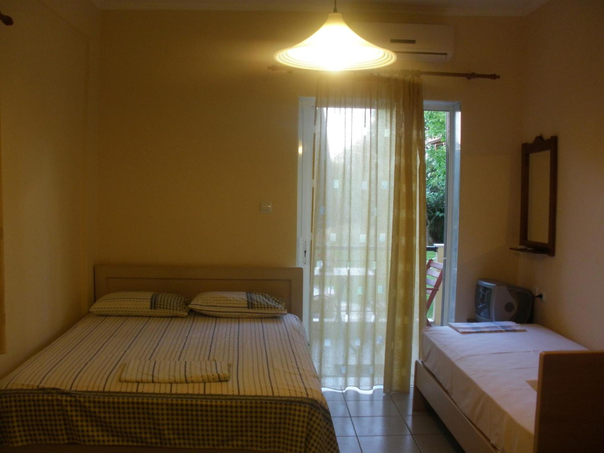 Dionysos Apartment อัสโปรวาลตา ภายนอก รูปภาพ